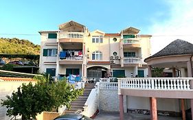 Apartments Bilo - Jela & Ivan